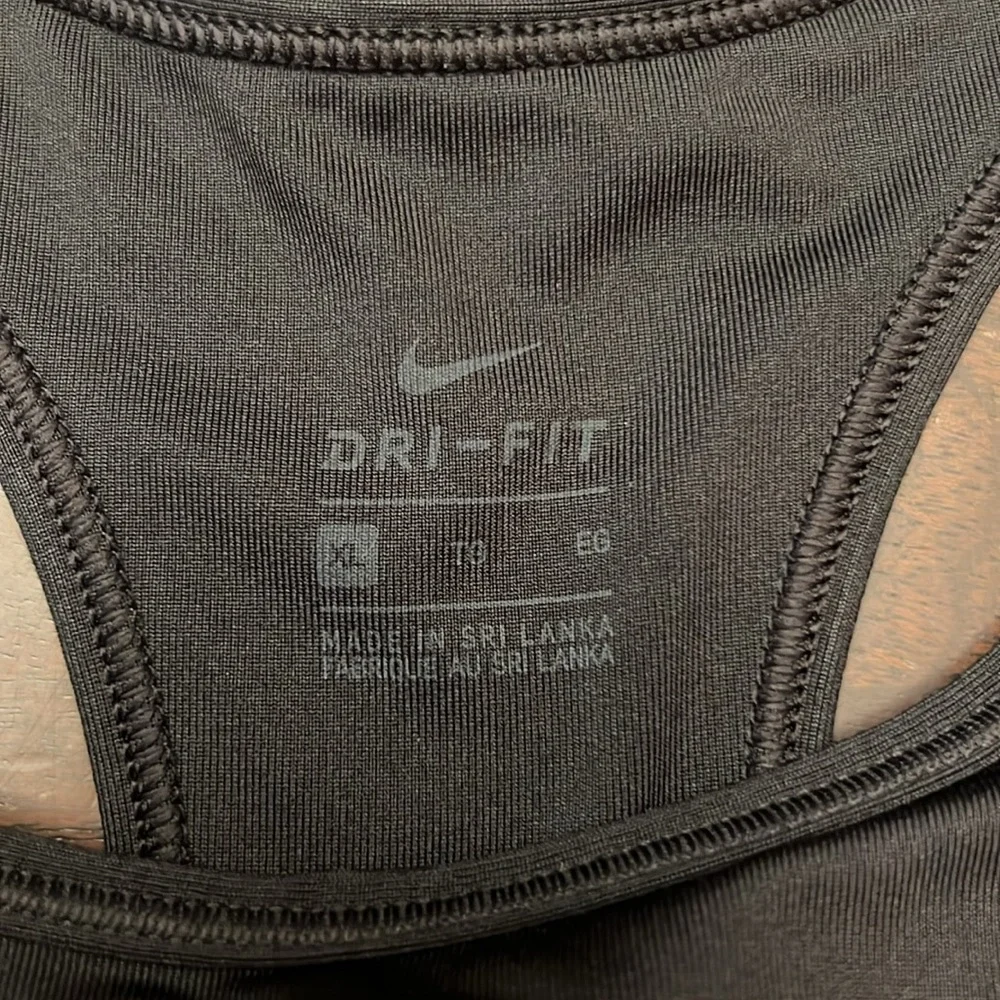Nike Black Performance Sports Bra Intimates gently used no flaws has padding
